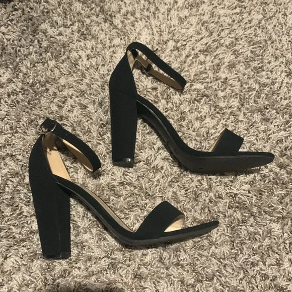 Heels - Picture 2 of 2